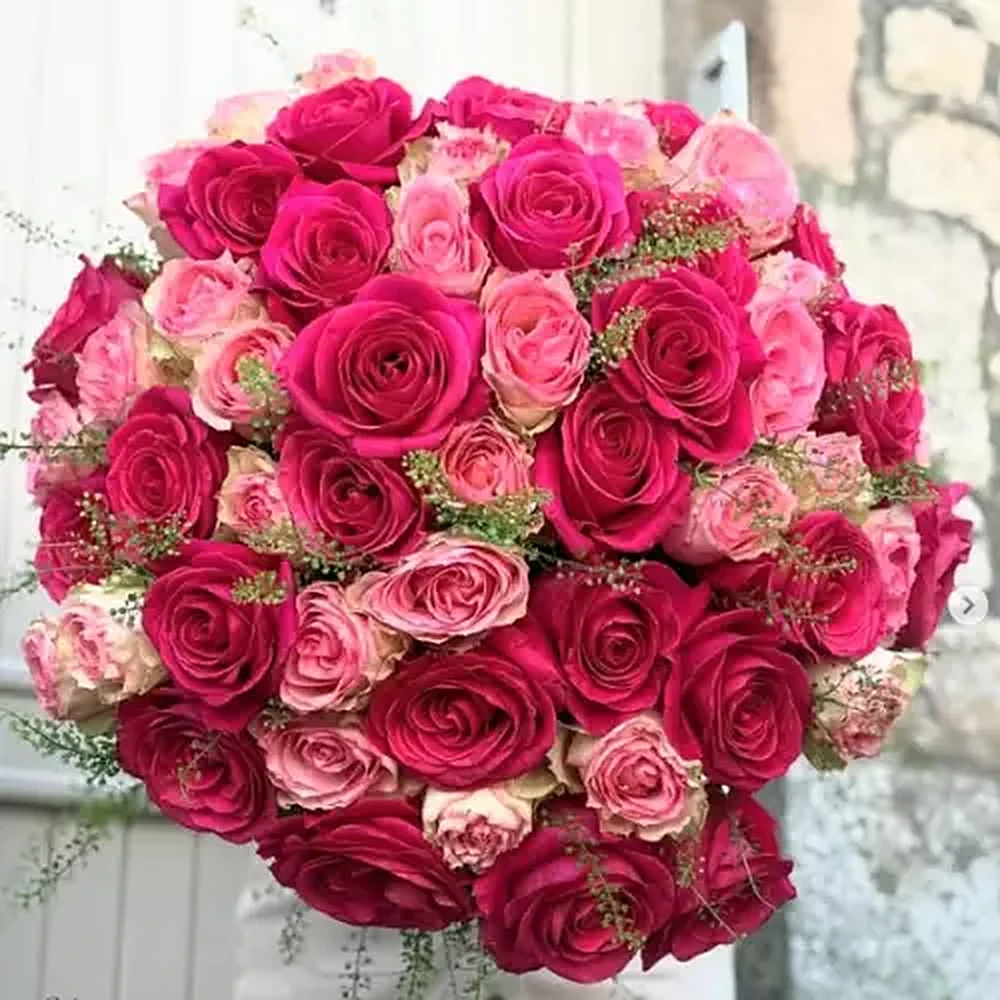 Brassée de roses fuchsia et rose tendre